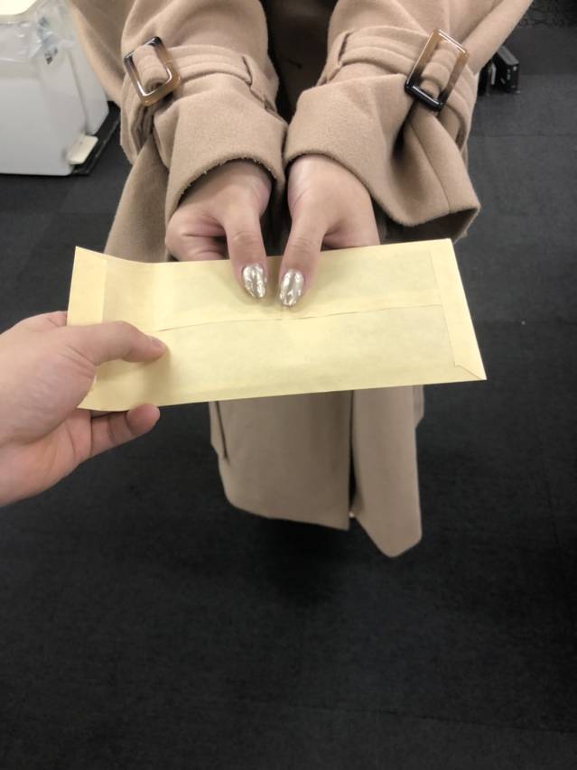 “普通”の女性を求めています