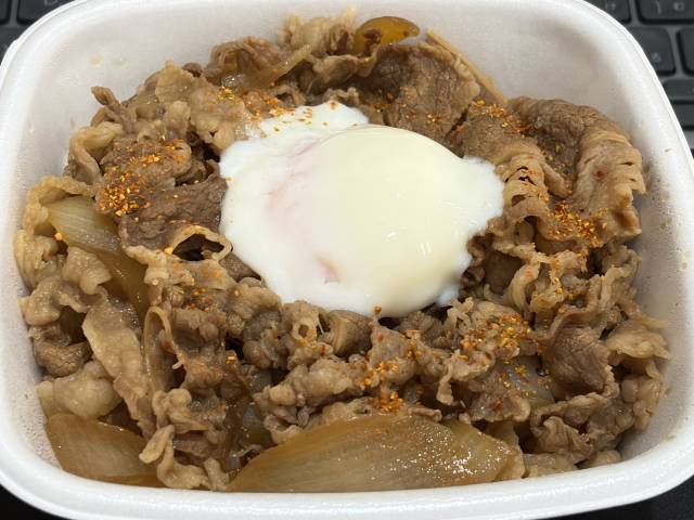 今日の昼飯ですよー
