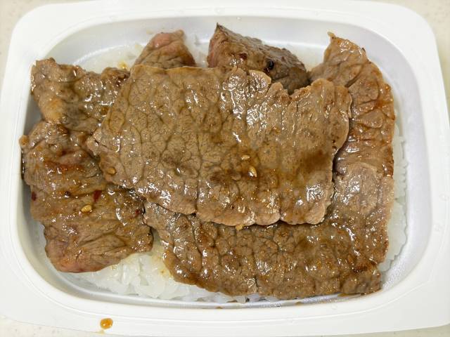 今日の昼飯ですよー