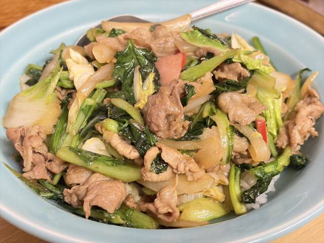 今日の昼飯ですよー