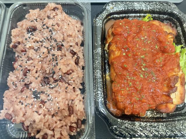 今日の昼飯ですよー